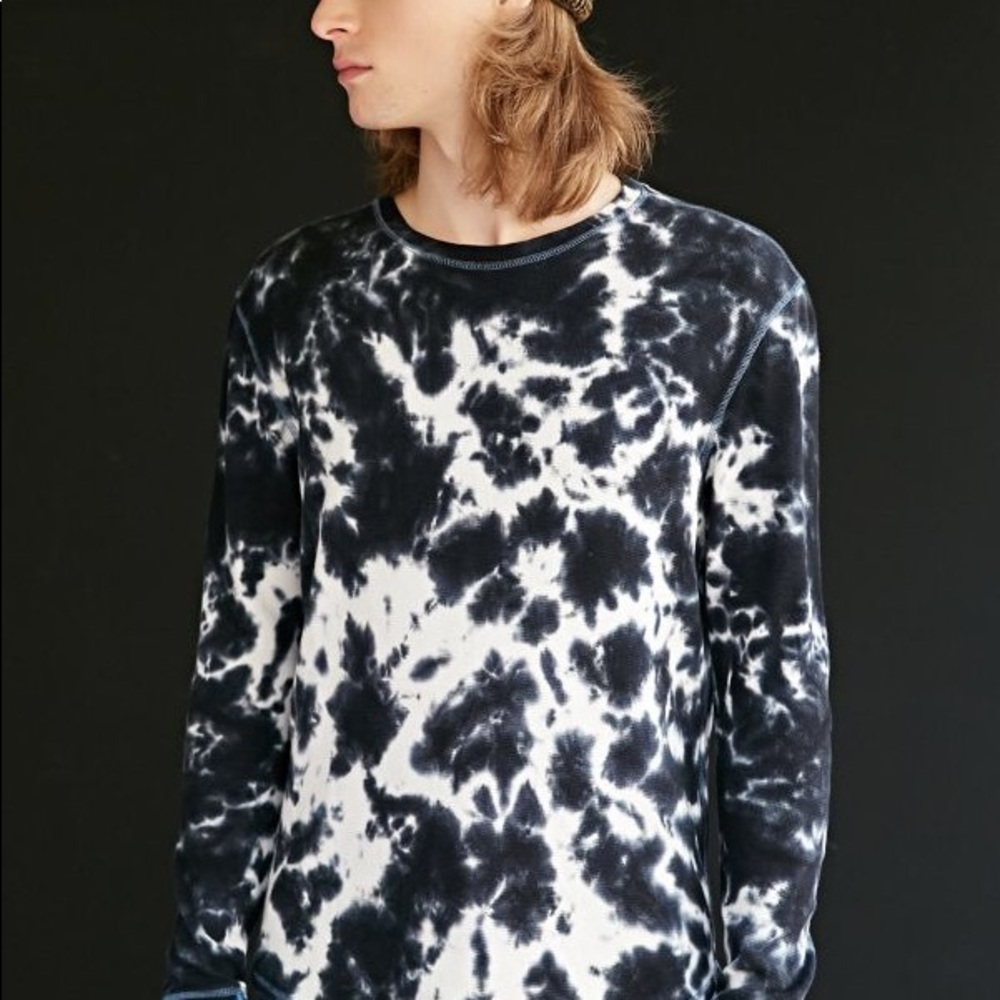 BDG Tie Die Crew Black and white